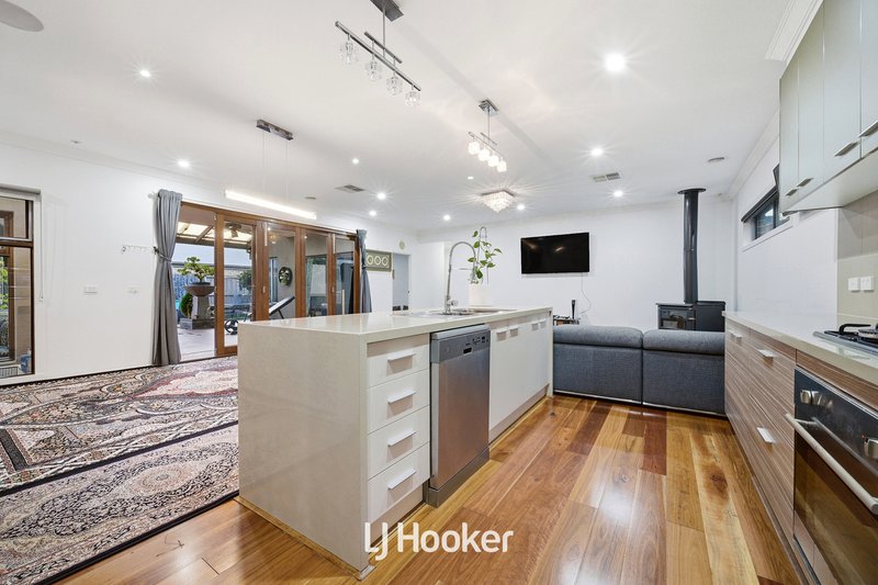 Photo - 4 Nature Circuit, Cranbourne North VIC 3977 - Image 13