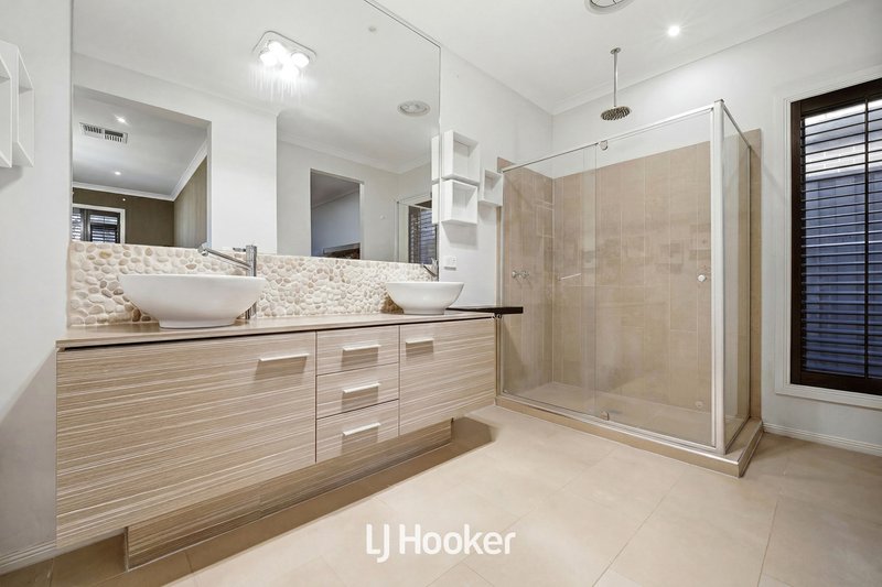 Photo - 4 Nature Circuit, Cranbourne North VIC 3977 - Image 15