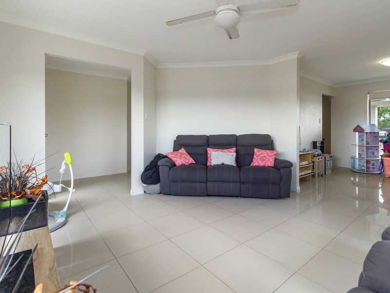 Photo - 4 Navickas Circuit, Redbank Plains QLD 4301 - Image 3