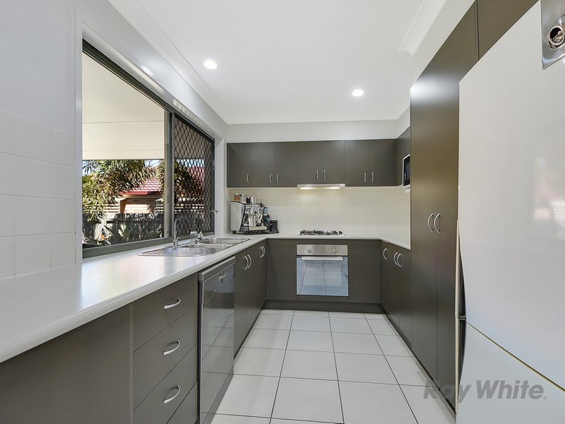 Photo - 4 Neales Street, Murrumba Downs QLD 4503 - Image 3