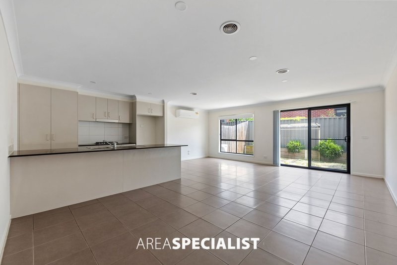 Photo - 4 Nebula Lane, Cranbourne East VIC 3977 - Image 14