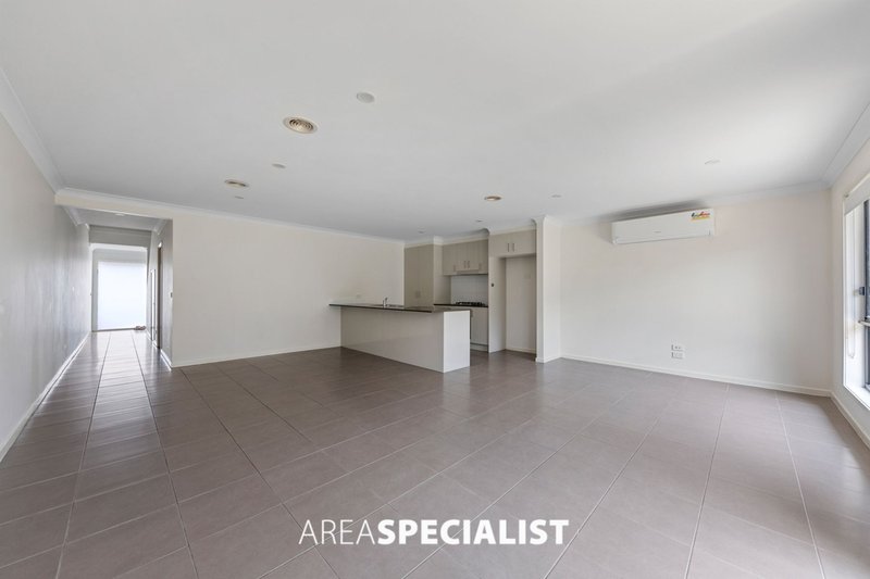 Photo - 4 Nebula Lane, Cranbourne East VIC 3977 - Image 15