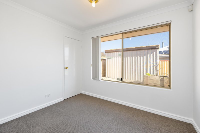 Photo - 4 Newhaven Place, Canning Vale WA 6155 - Image 8