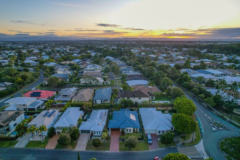 Photo - 4 Nicklaus Parade, North Lakes QLD 4509 - Image 24