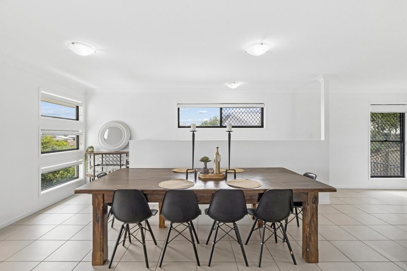 Photo - 4 Nightshade Crescent, Pimpama QLD 4209 - Image 7