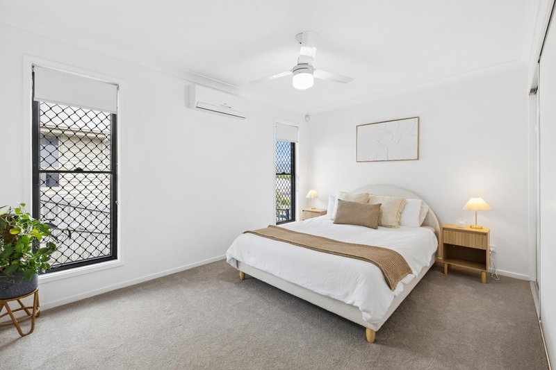 Photo - 4 Nightshade Crescent, Pimpama QLD 4209 - Image 11