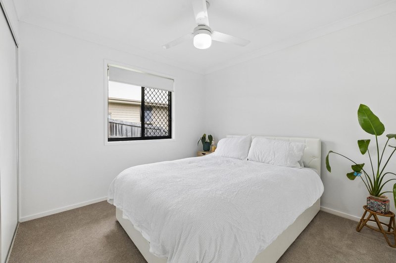 Photo - 4 Nightshade Crescent, Pimpama QLD 4209 - Image 15