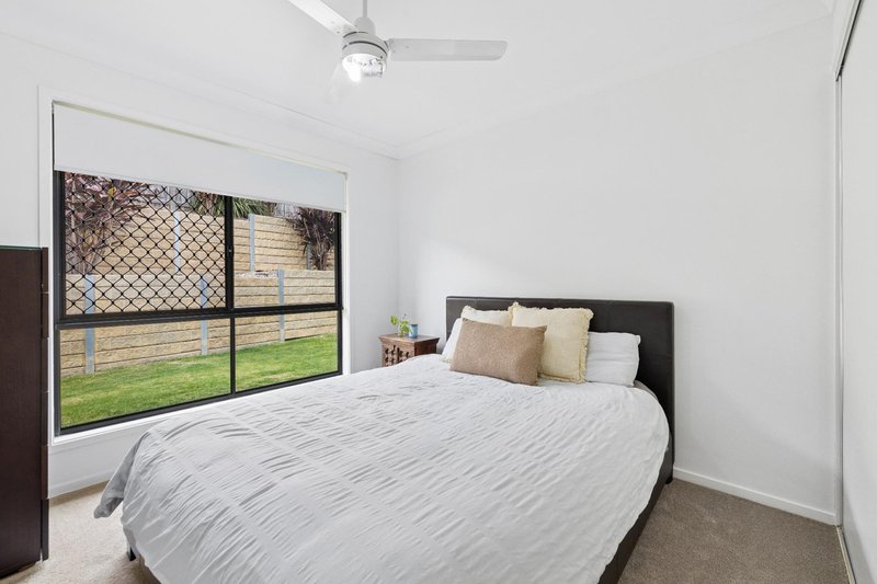 Photo - 4 Nightshade Crescent, Pimpama QLD 4209 - Image 17