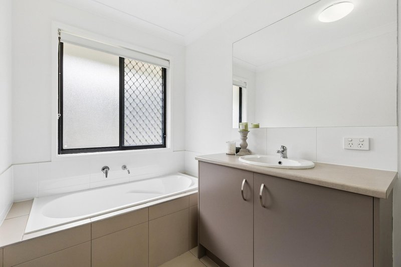 Photo - 4 Nightshade Crescent, Pimpama QLD 4209 - Image 19