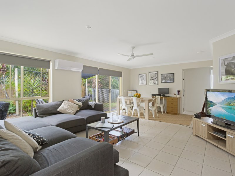 Photo - 4 Nikau Crescent, Nerang QLD 4211 - Image 2