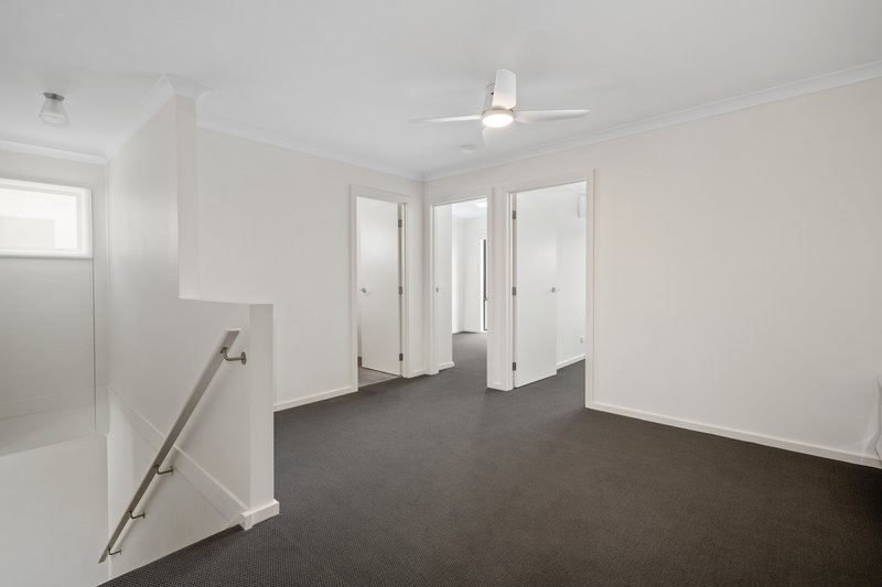 Photo - 4 Nilgiri Lane, South Morang VIC 3752 - Image 5