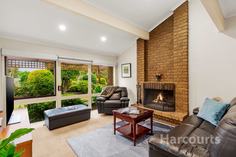 Photo - 4 Nina Place, Wantirna VIC 3152 - Image 2