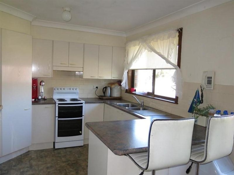 Photo - 4 Nioka Place, Taree NSW 2430 - Image 4