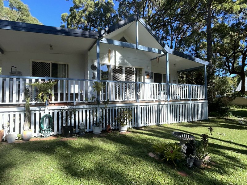 4 Noogie Street, Macleay Island QLD 4184