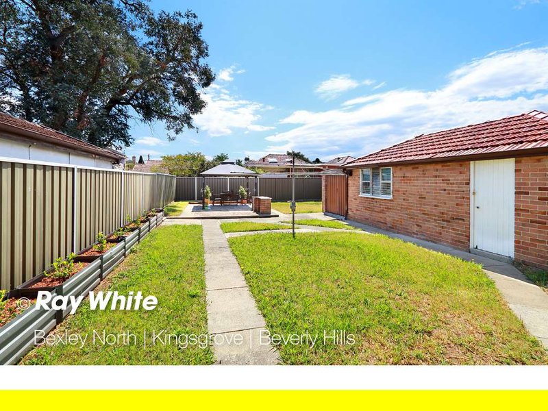 Photo - 4 Norfolk Avenue, Beverly Hills NSW 2209 - Image 7