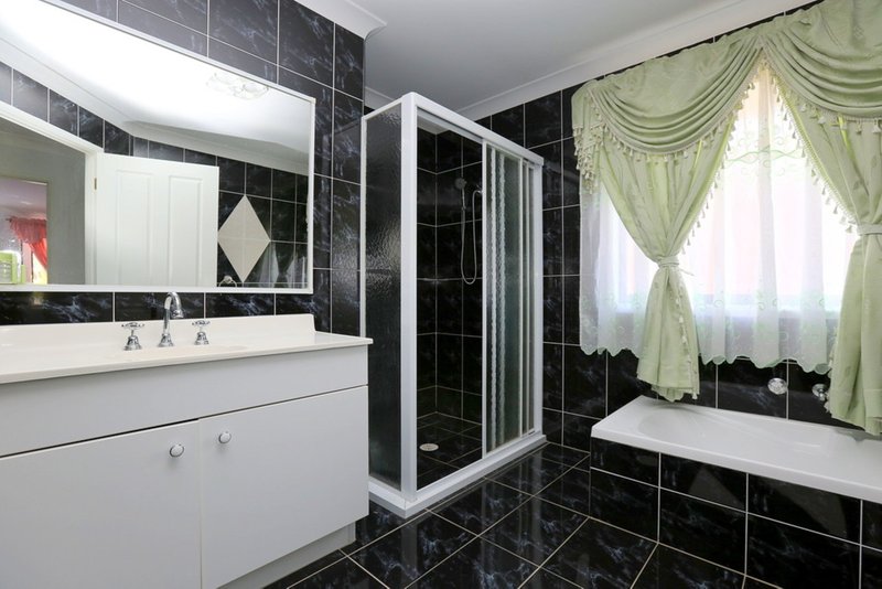 Photo - 4 Noumea Avenue, Bankstown NSW 2200 - Image 10