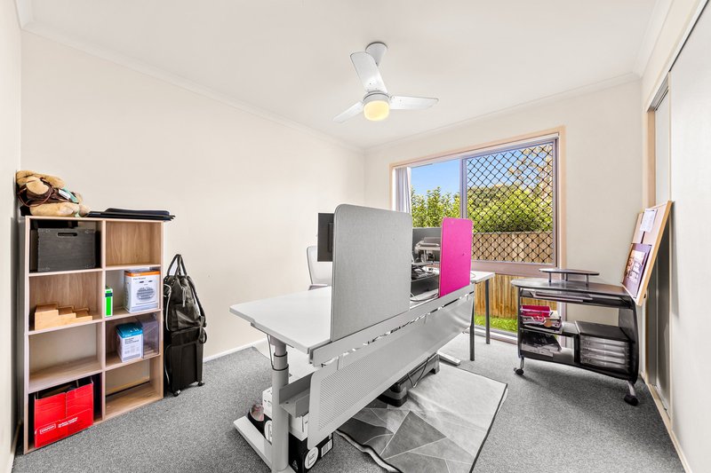 Photo - 4 Noumea Place, Forest Lake QLD 4078 - Image 9
