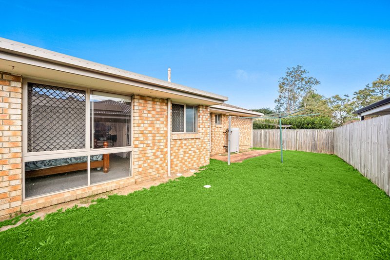 Photo - 4 Noumea Place, Forest Lake QLD 4078 - Image 14