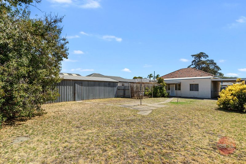 Photo - 4 Nunyah Avenue, Park Holme SA 5043 - Image 13