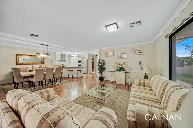 Photo - 4 Nutmeg Place, Wattle Grove WA 6107 - Image 6