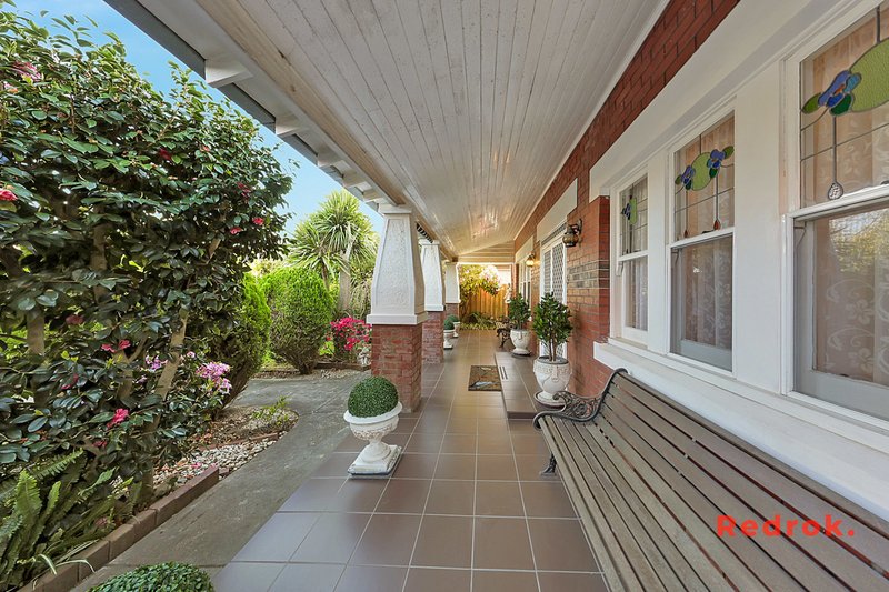 Photo - 4 Oakhill Avenue, Reservoir VIC 3073 - Image 2