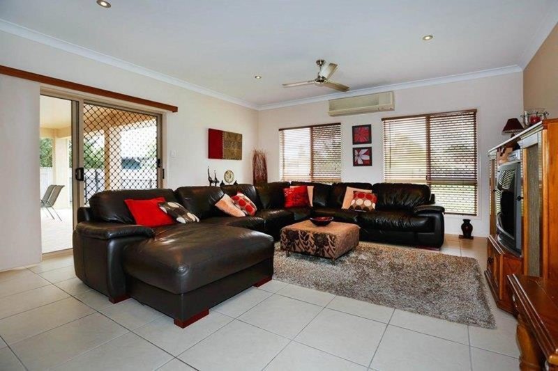 Photo - 4 Oakmont Close, Kirwan QLD 4817 - Image 3