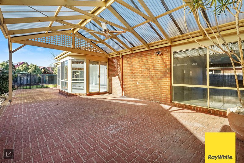 Photo - 4 Oakwood Crescent, Hoppers Crossing VIC 3029 - Image 13