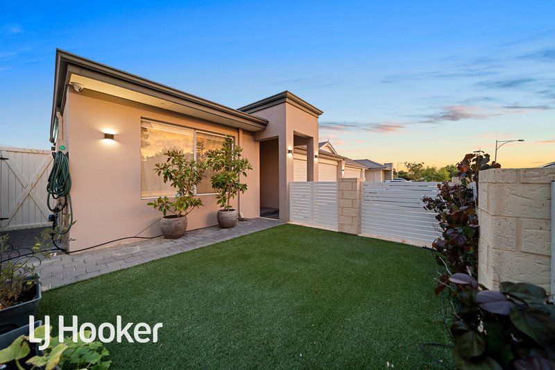 Photo - 4 Obel Close, Yanchep WA 6035 - Image 3