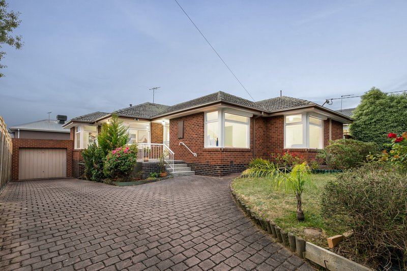 Photo - 4 Obrien Crescent, Blackburn South VIC 3130 - Image 2