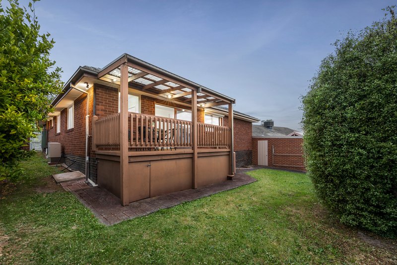 Photo - 4 Obrien Crescent, Blackburn South VIC 3130 - Image 15