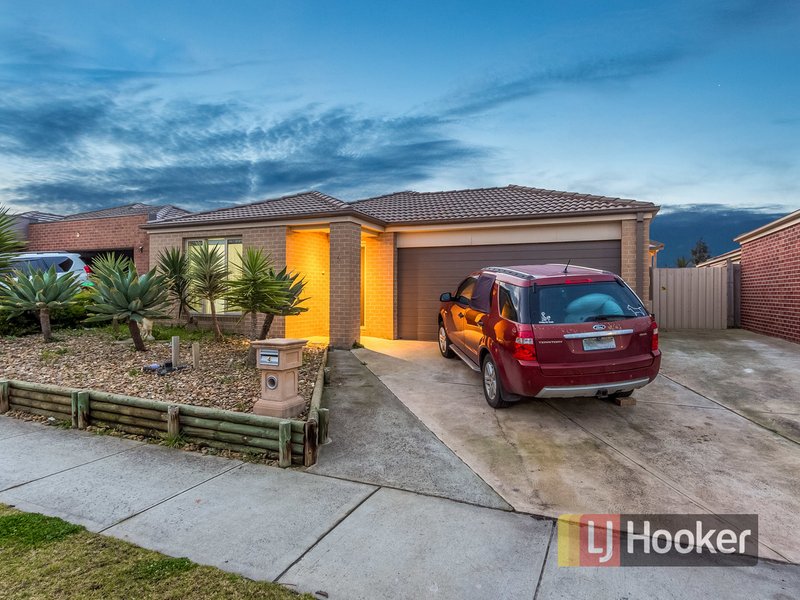 4 Olivebank Crescent, Cranbourne North VIC 3977