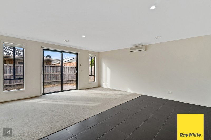 Photo - 4 Olivia Rise, Tarneit VIC 3029 - Image 3