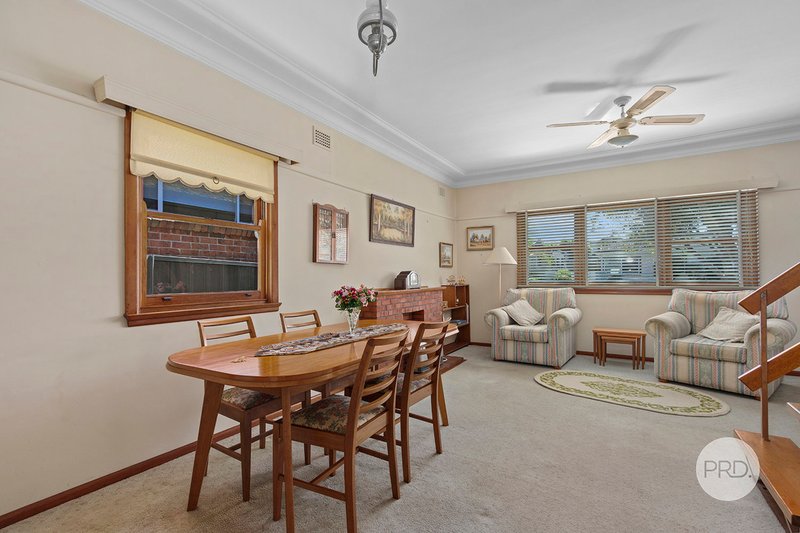 Photo - 4 Orana Crescent, Peakhurst Heights NSW 2210 - Image 3