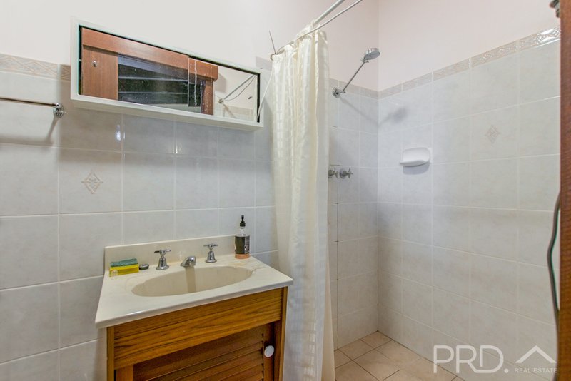 Photo - 4 Orana Crescent, Tumut NSW 2720 - Image 7