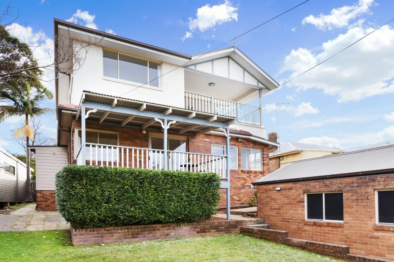 Photo - 4 Orara Road, Allambie Heights NSW 2100 - Image 6