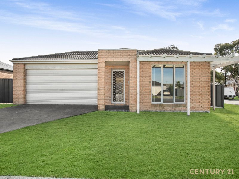 4 Orchard Valley Avenue, Pakenham VIC 3810