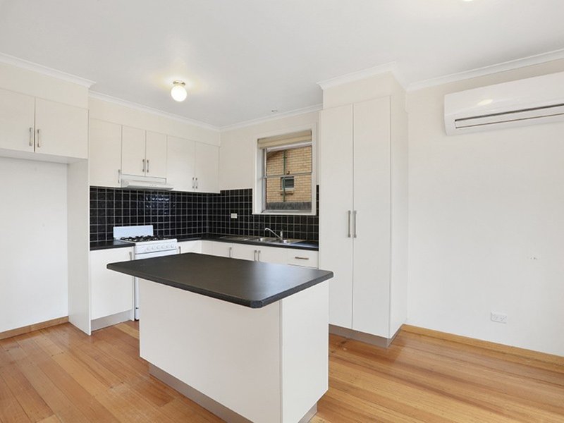 Photo - 4 Oregon Avenue, Corio VIC 3214 - Image 2