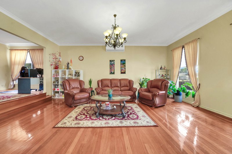 Photo - 4 Oregon Place, Mill Park VIC 3082 - Image 2