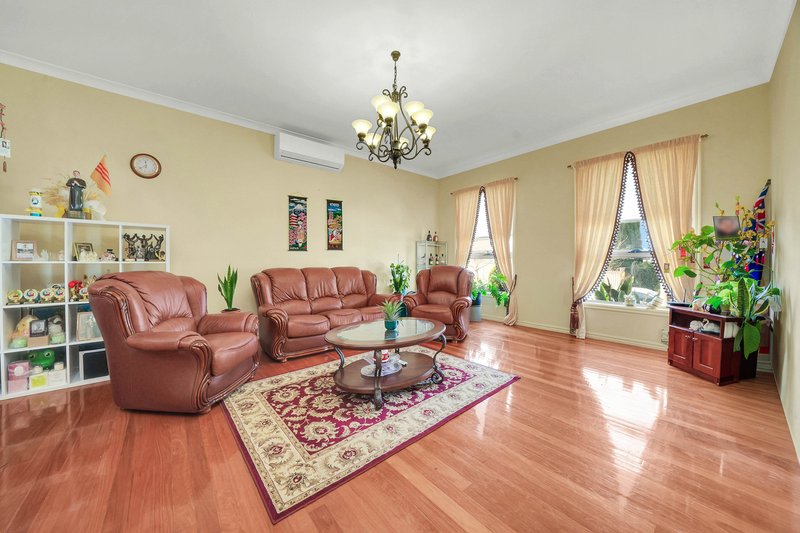 Photo - 4 Oregon Place, Mill Park VIC 3082 - Image 3