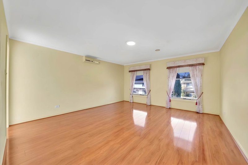 Photo - 4 Oregon Place, Mill Park VIC 3082 - Image 11