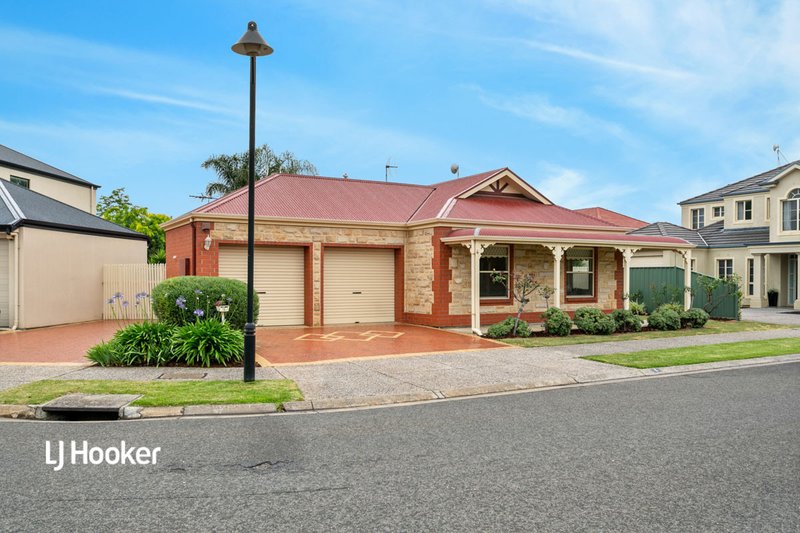 4 Oriole Walk, Mawson Lakes SA 5095