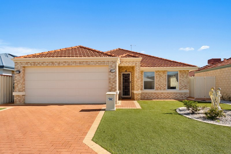 Photo - 4 Ortona Crescent, Secret Harbour WA 6173 - Image 1