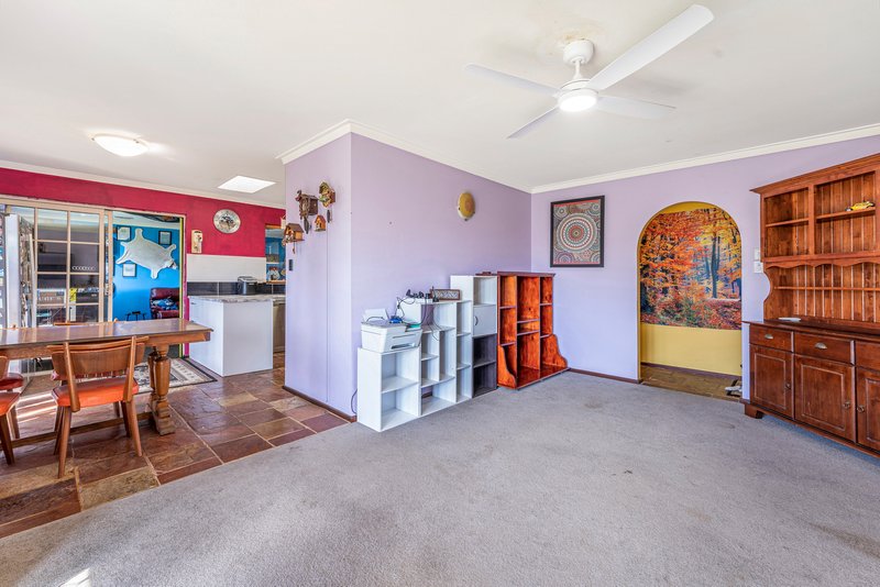 Photo - 4 Osmunda Place, Pinjarra WA 6208 - Image 11