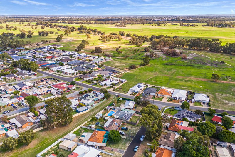 Photo - 4 Osmunda Place, Pinjarra WA 6208 - Image 34