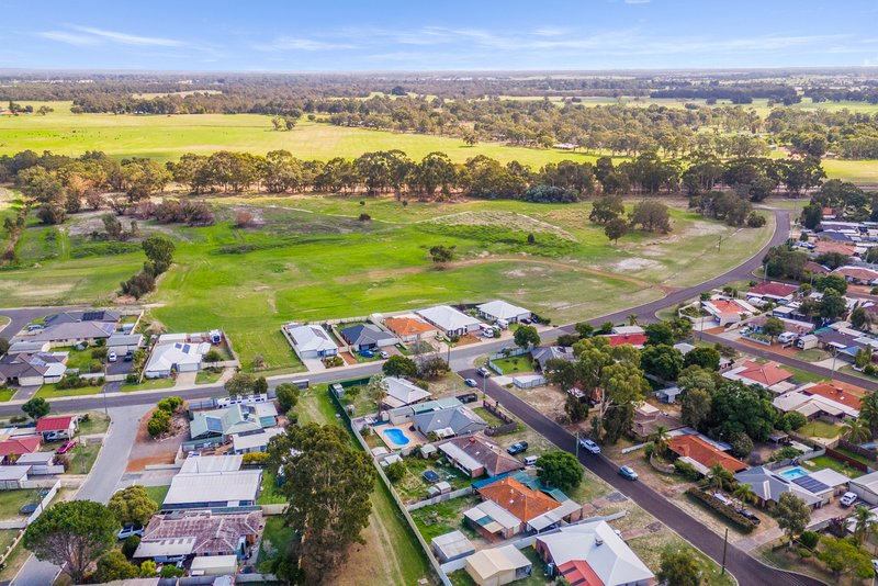 Photo - 4 Osmunda Place, Pinjarra WA 6208 - Image 35