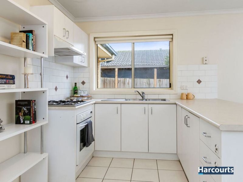 Photo - 4 Otley Way, Cranbourne East VIC 3977 - Image 4