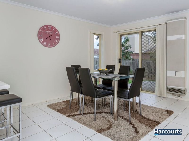 Photo - 4 Otley Way, Cranbourne East VIC 3977 - Image 5