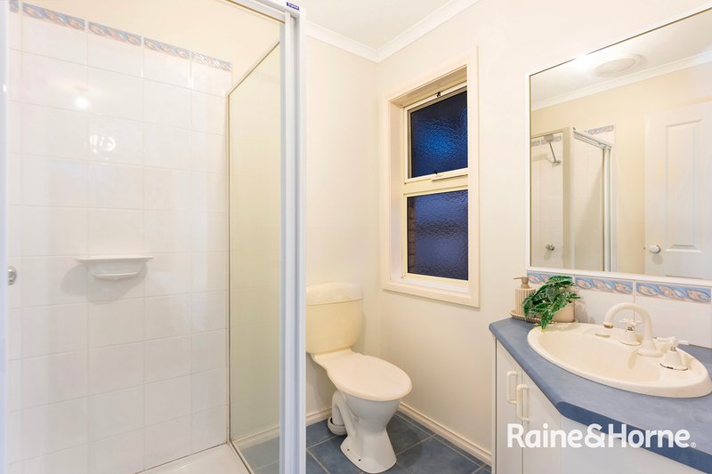 Photo - 4 Otley Way, Cranbourne East VIC 3977 - Image 11