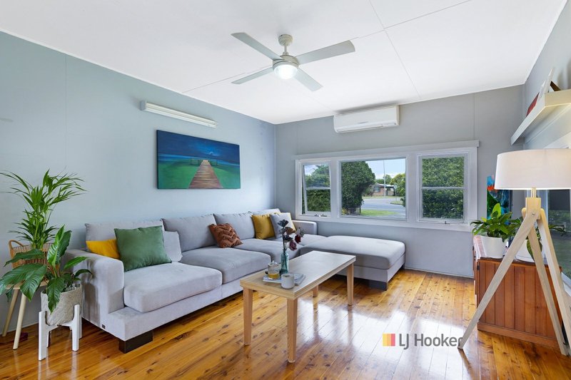 Photo - 4 Ourringo Street, Budgewoi NSW 2262 - Image 2