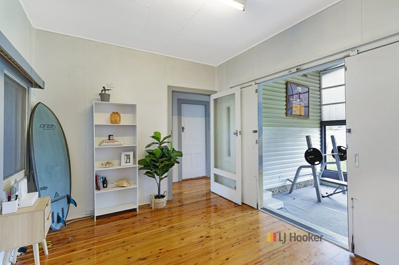 Photo - 4 Ourringo Street, Budgewoi NSW 2262 - Image 7